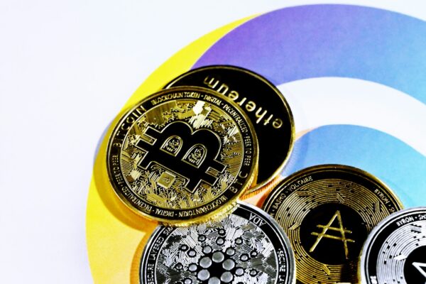 Market Pulse: Bitcoin s Resilience Amid Tariff Turmoil