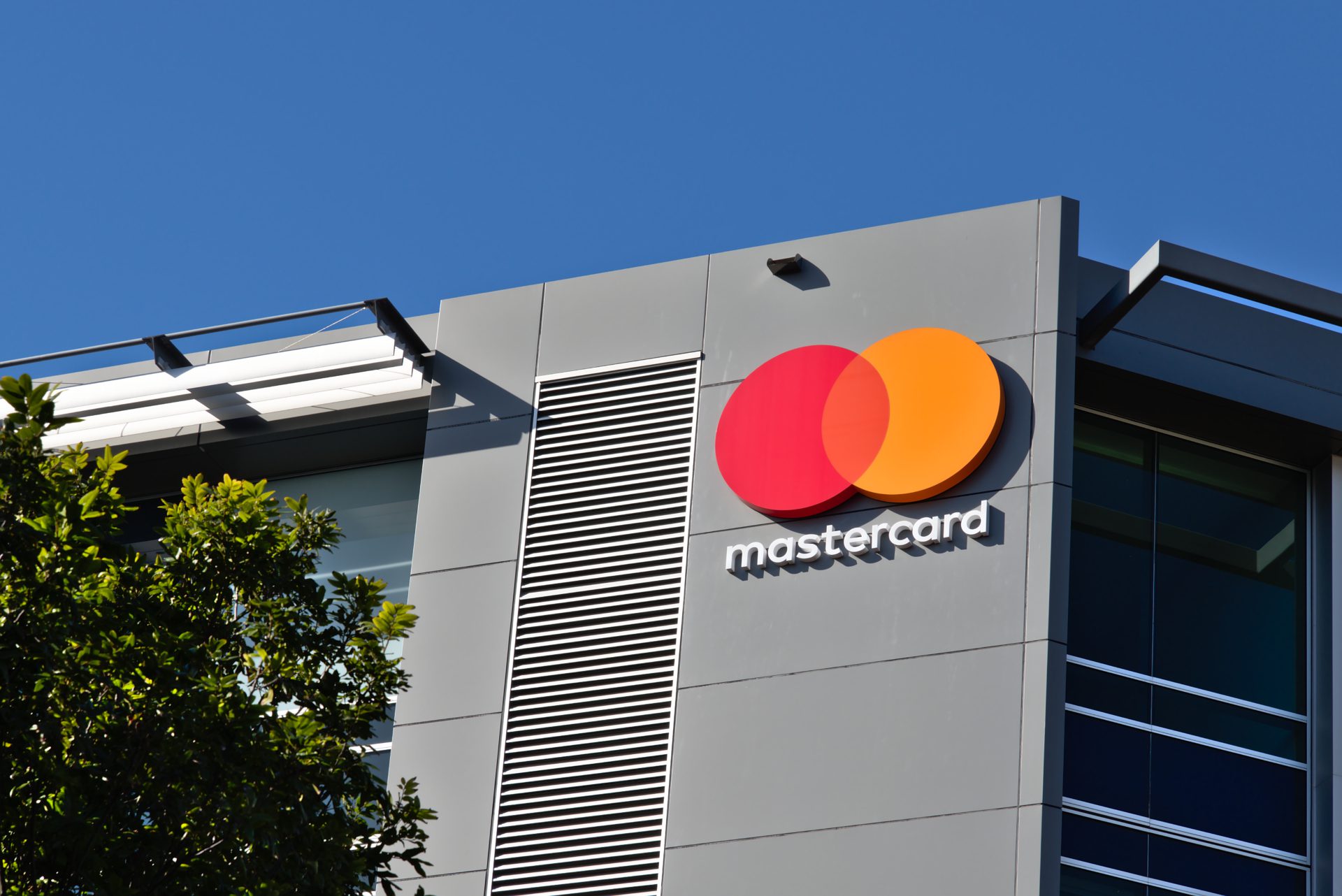 Mastercard Teams Up with MoonPay to Launch Game-Changing Stablecoin Cards