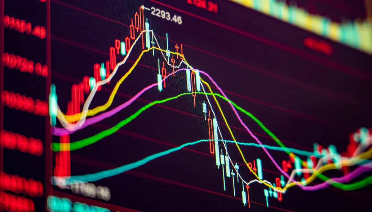 "Cryptomarkt Schommelt: Bitcoin Stagneert terwijl Altcoins Dalen"