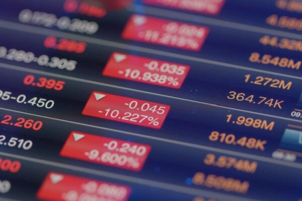 "Local Investors Monitor Bitcoin s Stagnation Amid Global Turmoil"