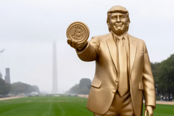 Golden Statue Sparks Debate on Trump and Cryptocurrency’s Future