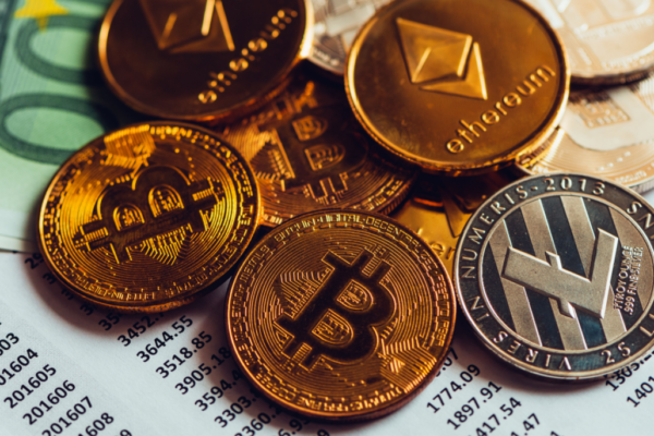 Bitcoin Lags Behind Traditional Markets: What’s Next for Crypto?