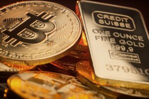 "Local Investors Eye Bitcoin Resistance as Economic Data Looms"