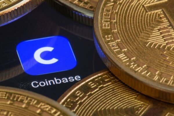 Coinbase CEO Maintains Dialogue with White House Amid Crypto Regulation Talks