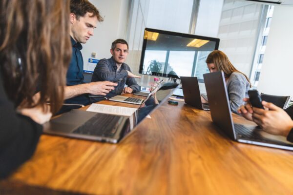 Coinbase Faces $666.7M Loss Amid Crypto Market Turmoil, Unveils AI Wallets