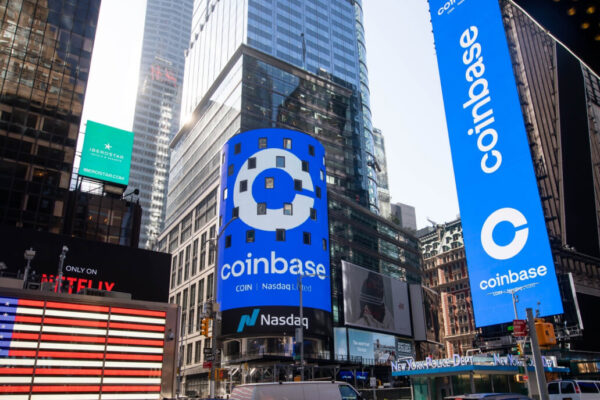 Coinbase Faces Setbacks: Q4 Losses Reveal Crypto Market Challenges